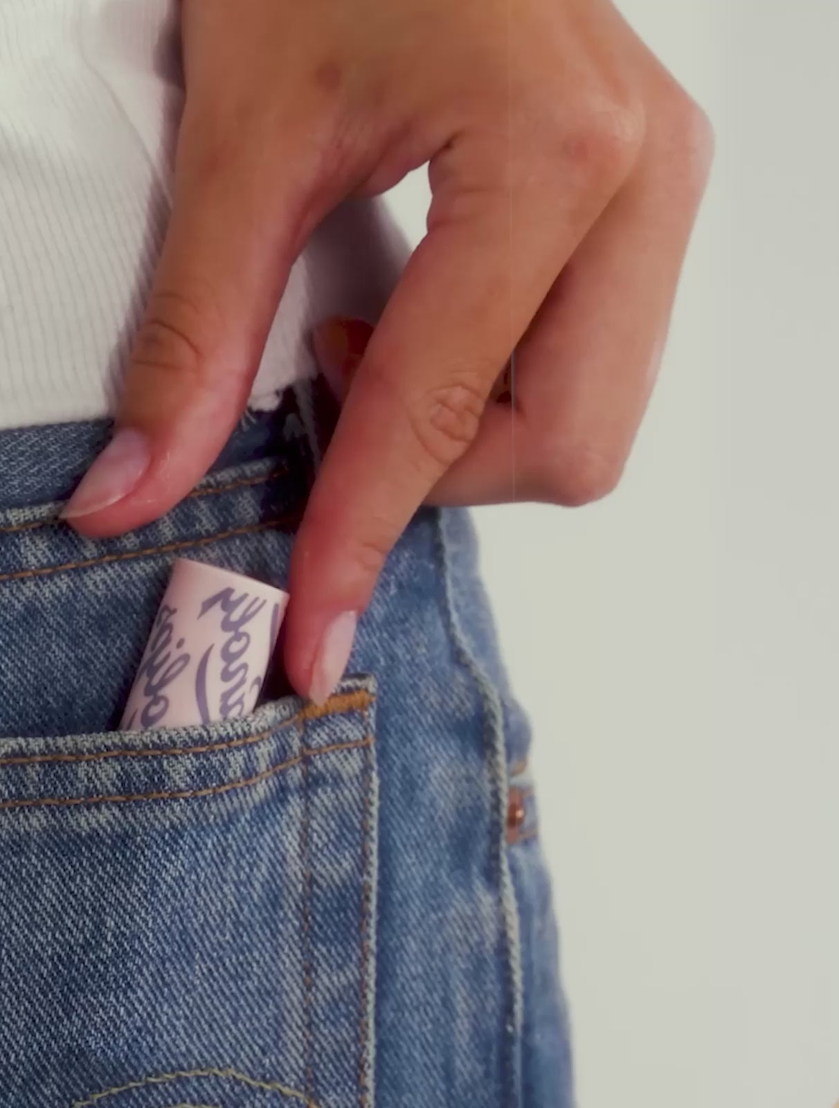 Video of model applying and wearing Lanolips The Original Lanostick, a 90s-inspired wind-up lip balm. From the makers of the 'World’s Best Lip Balm', Lanostick delivers a rich layer of lanolin to hydrate and condition lips, while natural waxes lock in moisture for all-day softness.