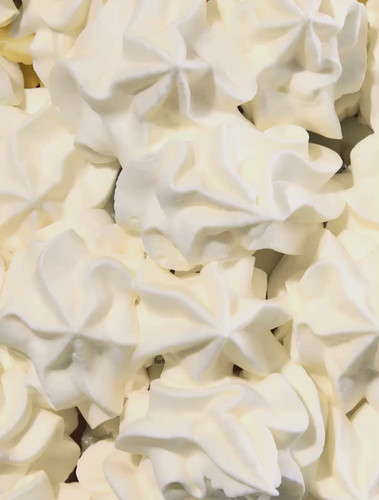 Video of Lanolips 101 Ointment Multi Balm in Banana Cream Pie. Infused with vitamin E & ultra-pure grade lanolin for deliciously smooth lipcare & mouth-watering hydration.